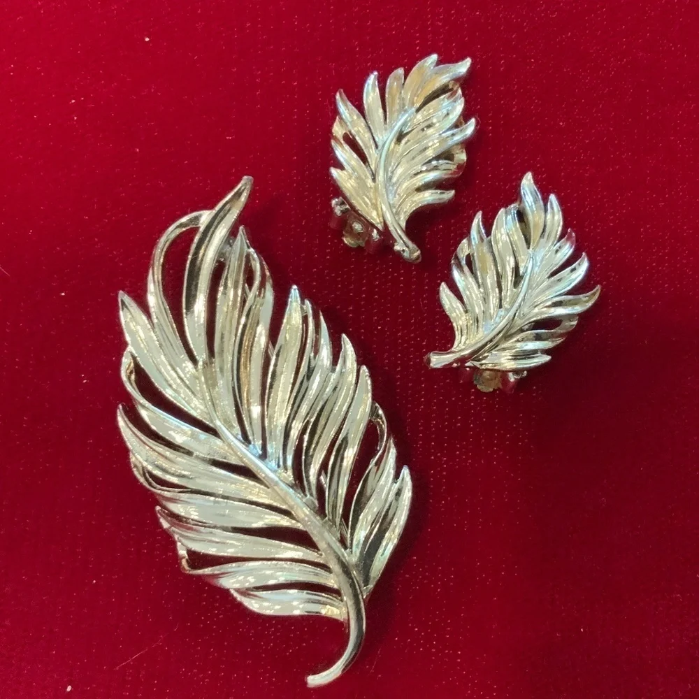 Vintage Rhapsody Brooch and Earrings
